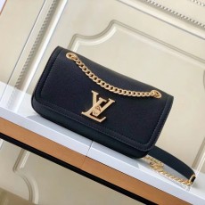 루이비통 락미 체인백 이스트 웨스트 블랙 M22303