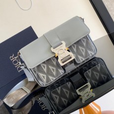 DIOR 디올 힛 더 로드 메신저 백 2칼라 1ESME157CDP