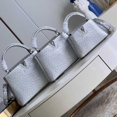 루이비통 타조가죽 실버 카퓌신 라지 미듐 미니 M81498