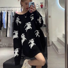 버버리 로고 자카드 스웨터 8070329