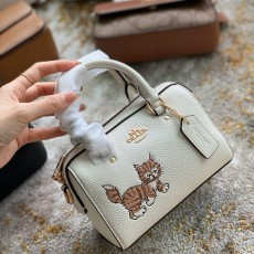 코치 가방 댄싱 키툰 프린트 미니 로완 사첼 숄더백 CD445 IMCAH