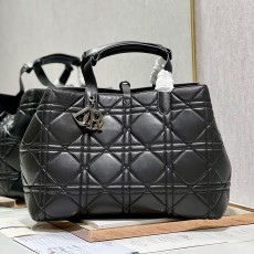 디올 뚜주흐 쇼퍼백 라지 빅백 까나쥬 은장 2컬러 M2820OSHJ