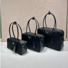 프라다 스몰 리나일론 가죽 탑핸들 백 블랙 1BB133