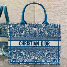 디올 Book Tote 미디엄 백 셀레스티얼  D-Butterfly Paisley 자수 M1296ZEEP_M64I