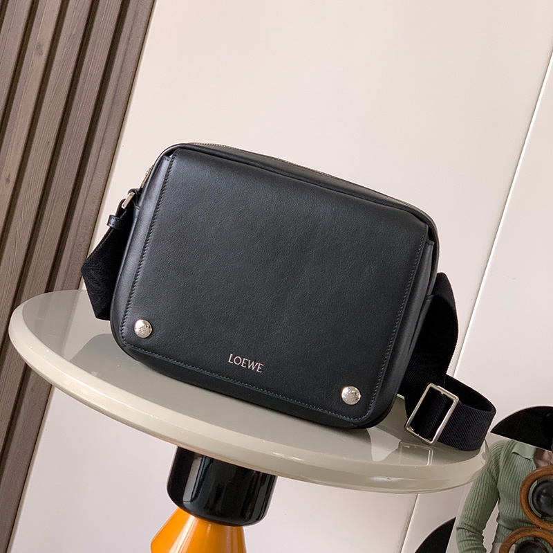 로에베 스무스 카프스킨 미디움 페블 메신저백 4컬러 BANBA73X03