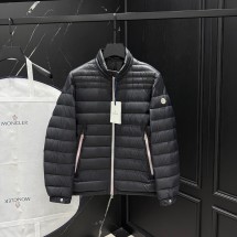 몽클레르 캐주얼 로고 나일론 다운 남성 2컬러 0911A1090053279999  J