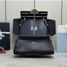 프라다 25FW 숄더백 가죽 스트랩 블랙 1BC262