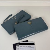 프라다 가죽 파우치 은장 금장 블루 1MB051
