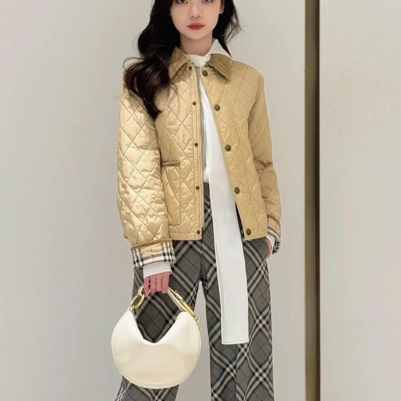 버버리 크롭 퀼티드 나일론 자켓 베이지 81074661 F