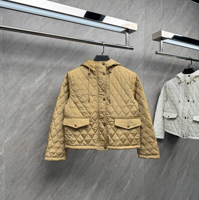 버버리 크롭 퀼티드 나일론 후드 자켓 베이지 81131161 F