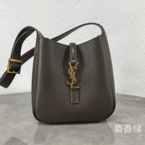 생로랑 LE 5 À 7 서플 베이비백 카키 809461