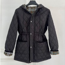 버버리 퀼팅 나일론 파카 레귤러핏 2컬러 81051071