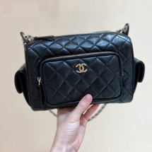 샤넬 24FW 카메라 백 체인 포켓 볼링백 직사각 블랙 램스킨 AS5156