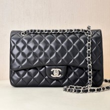 샤넬 클래식 미듐 블랙 램스킨 금장 은장 A01112