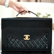 샤넬 24A 골드버튼 아가일 셔링 서류가방 여성 블랙 AS5016