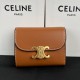 셀린느 샤이니 카프스킨 트리옴페 스몰 플랩 여성 지갑 카멜 10D783DPV