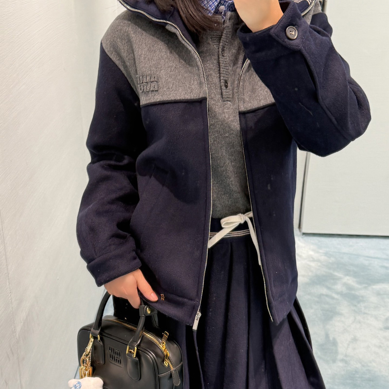 미우미우 로고 자수 지퍼 스웨트셔츠 ML1412SOOO18ZL  D