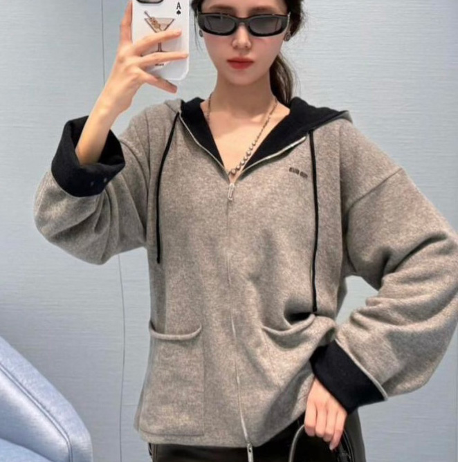 미우미우 SS26 캐시미어 가디건 여성  후드 MMF00T   D