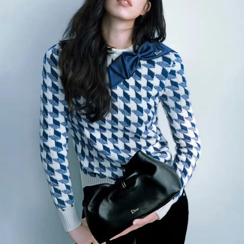 디올 하운즈투스 울 크롭 스웨터 2컬러 624S05A2006  H