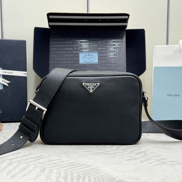 프라다 가죽 남성 크로스바디 2VH189