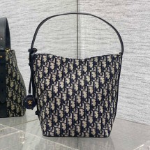 디올 오블리크 디올스타 버킷백 스몰 블루 M2854UTZQ_M928