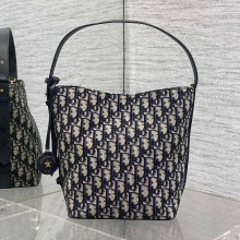 디올 오블리크 디올스타 버킷백 스몰 블루 M2854UTZQ_M928