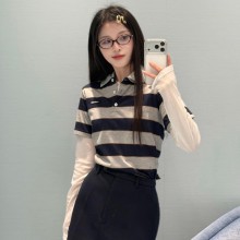 미우미우 스트라이프 폴로 셔츠 위드 로고 MJN536  D