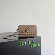 보테가베네타 안디아모 파우치 836940