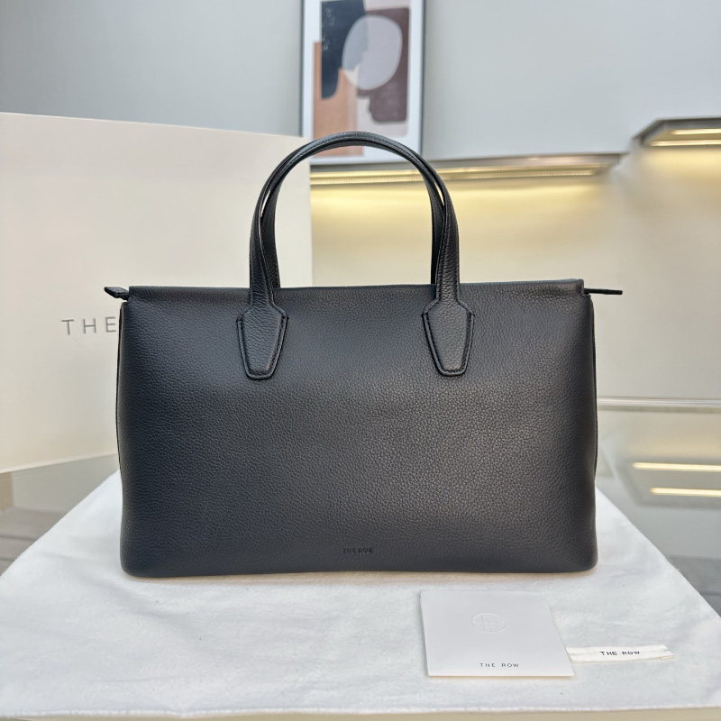 더 로우 26SS Marcel 가죽 백 블랙  W1909L129DEOS