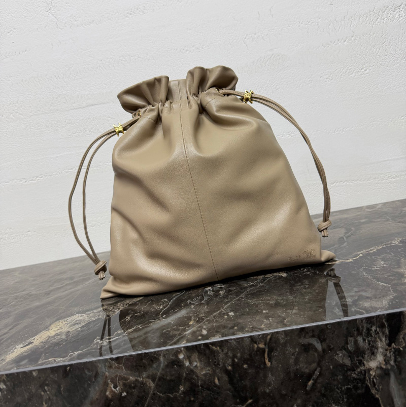 셀린느 26SS 여성 램스킨 스몰 크리스탈 파우치 사파리 123662