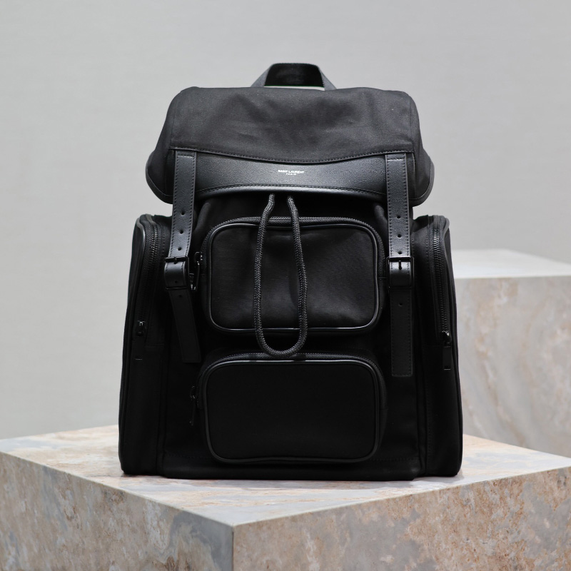 생로랑 남자 백팩 에코닐 부드러운 가죽 블랙 437110