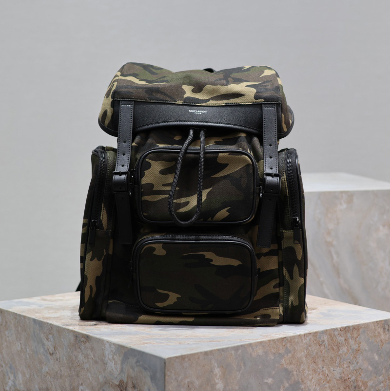 생로랑 남자 백팩 에코닐 부드러운 가죽 카키 437110