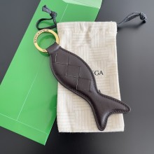 보테가베네타 물고기 열쇠고리 806109