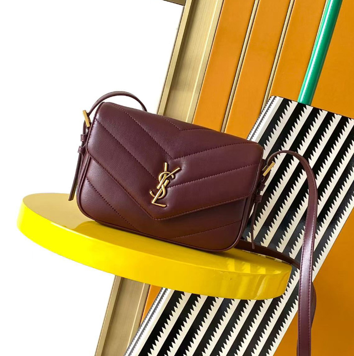 생로랑 마텔라세 양가죽 루루 장난감 크로스바디 와인 873156