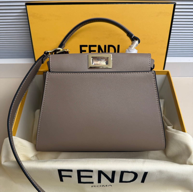 팬디 피카부 쁘띠 패디드 나파 레더 백 2컬러 8BN335