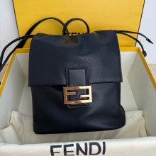 펜디 메탈 FF 로고 디테일 가죽 백팩 2컬러 8BZ057