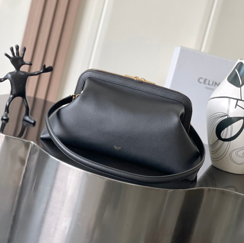 셀린느 닥터 파우치 블랙 L104J3G40