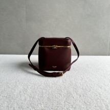 셀린느 스몰 트리옹프 프레임 서플 카프스킨 숄더백 124232J75