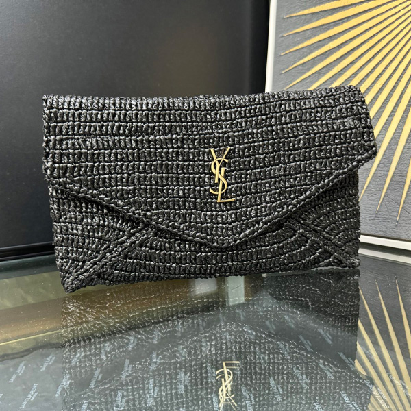 생로랑 카산드라 라지 엔벨로프 클러치 769307