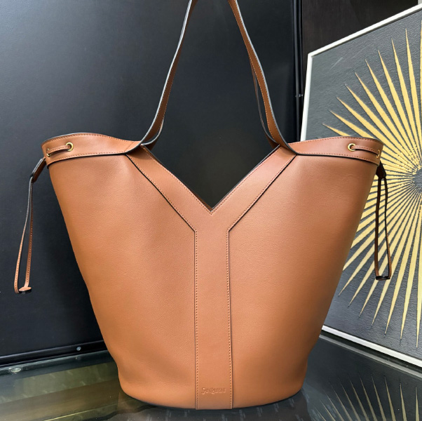 생로랑 Y 라지 호보 레더 브릭 꼬냑 833160