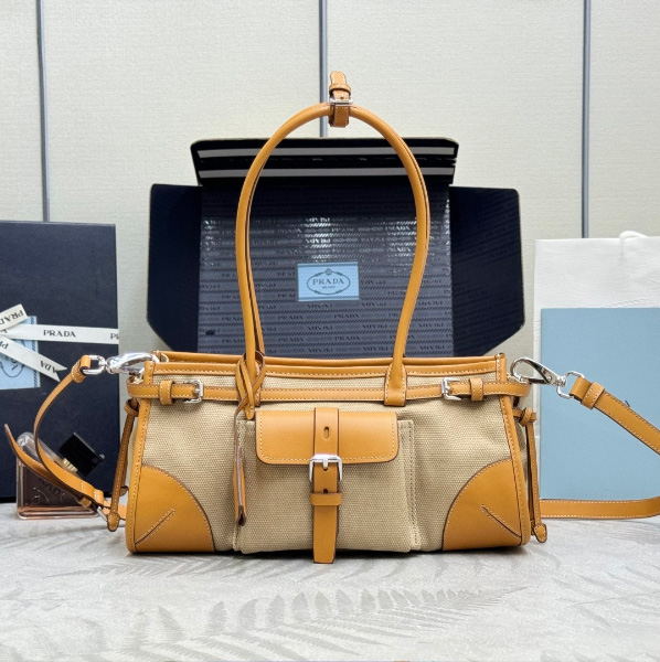 프라다 26SS 보니 미디엄 가죽 핸드백 1BA426