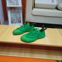 로에베 SS26 남여공용 그립 스니커즈 L814282X78