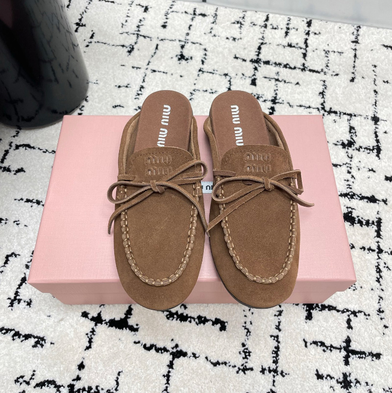 미우미우 26SS  여성 스웨이드 뮬 5R604E  X