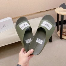 지방시 라벨 슬라이드 뮬 고무 남성 슬리퍼 카키 BH302MH1Y1