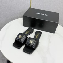 샤넬 26SS 턴 락 CC 가죽 뮬 샌들 굽1.5CM 블랙 G47213  JM