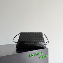 보테가베네타 26FW 여성 가죽 지오르노 백 블랙 857657