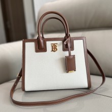 버버리 미니 프란시스백 화이트 토트백 80705721