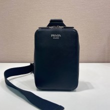 프라다 브리크 앤티크 가죽 가방 블랙 크로스백  2VZ106_2ZQ6