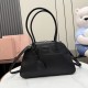 미우미우 26FW 비방 나파 가죽 블랙 토트백 5BB199