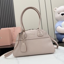 미우미우 26FW 비방 나파 가죽 핑크 토트백 5BB199